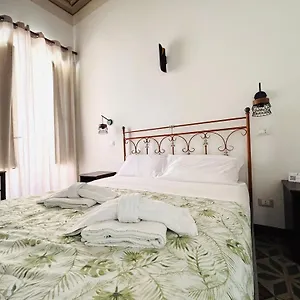 calvino-rooms-apartments.sicilyhotelsitaly.net/